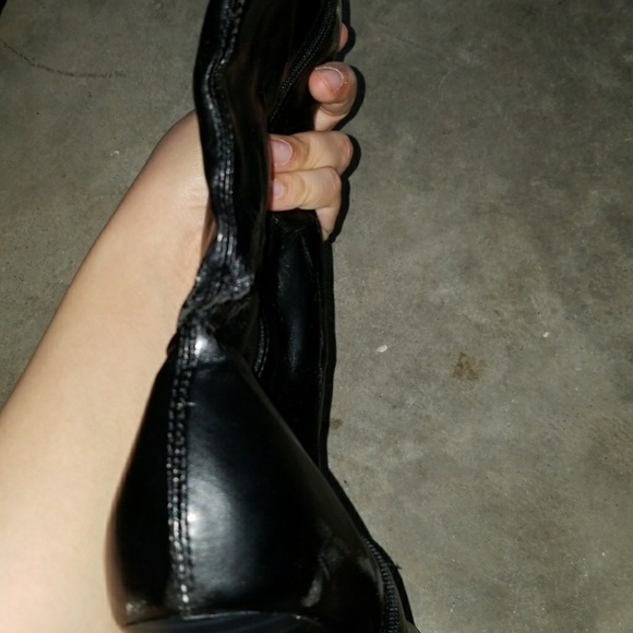 Shoes - Picture 3 of 7